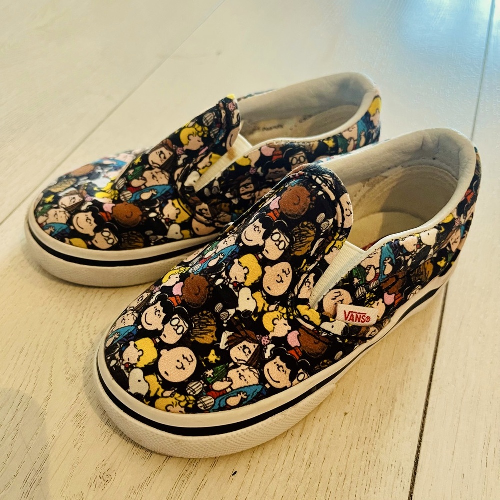 Vans X Peanuts Toddler Slip-On Classic Sneakers - size 6